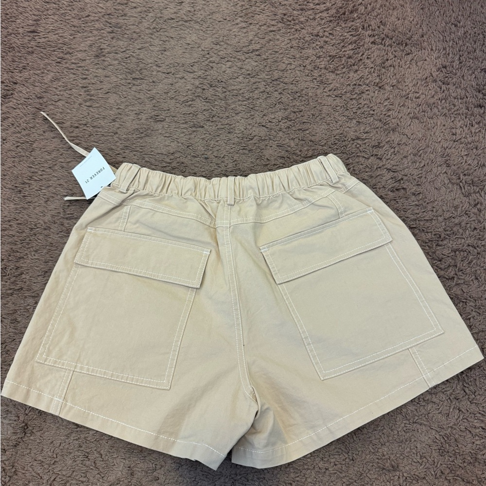 2 FOR $20 Forever 21 Beige Carpenter Cargo Shorts Safari High Rise Elastic M NEW - Picture 2 of 7